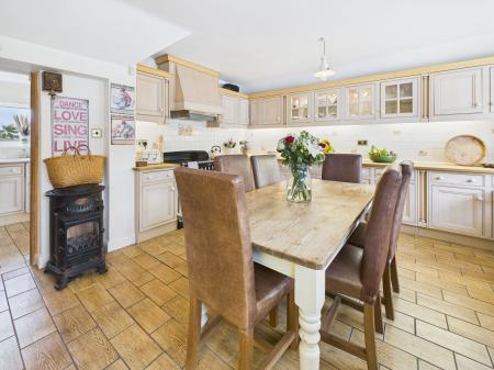 Kitchen/Breakfast Room