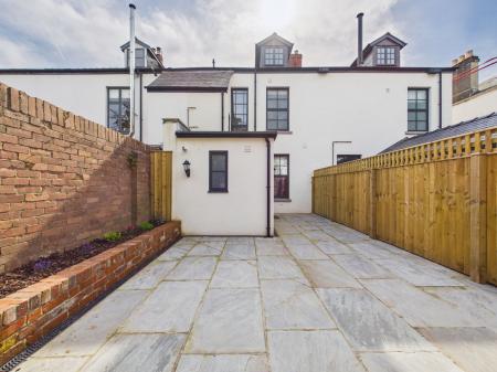 Rear court yard garden