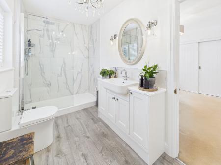 Ground Floor En-Suite
