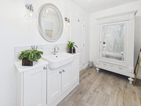 Ground Floor En-Suite