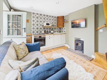 Living/Kitchenette
