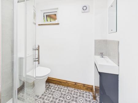 Annexe Shower Room