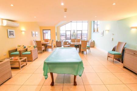 Sun Lounge (2nd floor)