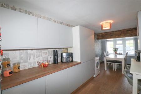 Kitchen/Dining Area