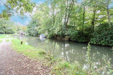 Basingstoke Canal
