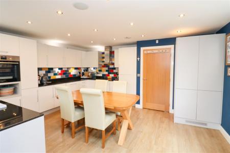 Kitchen/Dining Room (Ground Floor)