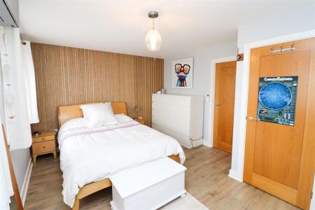 Bedroom 1 (2nd Floor)