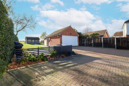 Driveway, Garage & Garden