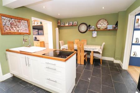 Kitchen/Breakfast Room