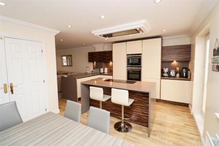 Kitchen/Breakfast/Family Room