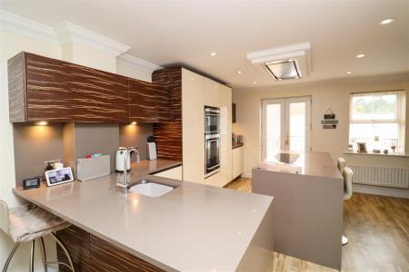 Kitchen/Breakfast/Family Room