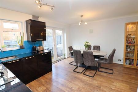 Kitchen/Dining Room