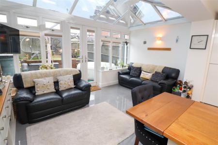 Kitchen/Dining/ Conservatory