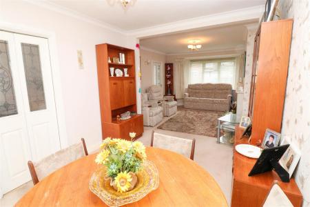 Lounge/Dining Room