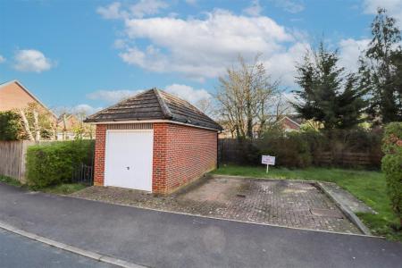 Garage & Parking Space