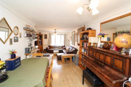 Living/Dining Room