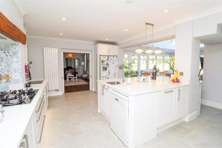 Kitchen/Breakfast Room