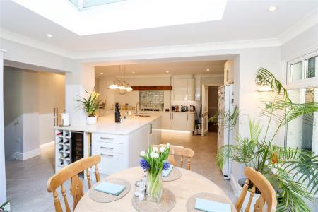 Kitchen/Breakfast Room