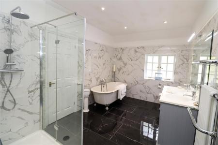 Family Bathrom