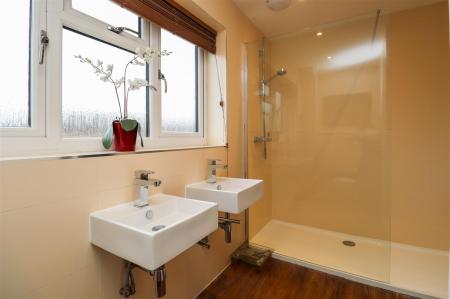 En Suite Shower Room