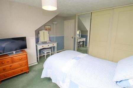 Bedroom 2 (1st Floor)