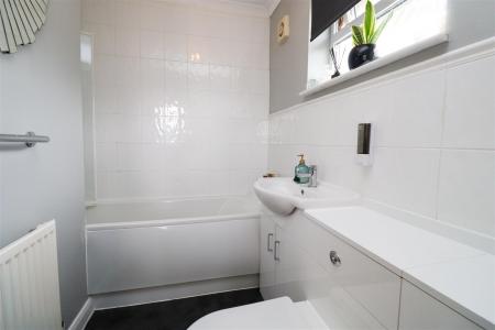En-Suite Bathroom