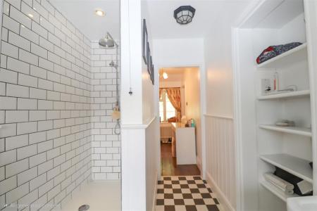 En-Suite 1