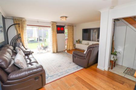 Lounge/Dining Room