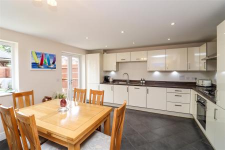 Kitchen/Breakfast Room