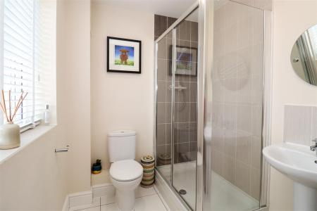 En Suite (Bed 2)