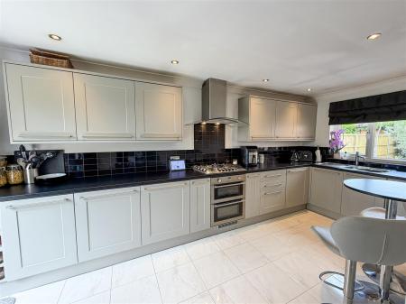 Kitchen/Breakfast Room