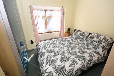 FRONT DOUBLE BEDROOM