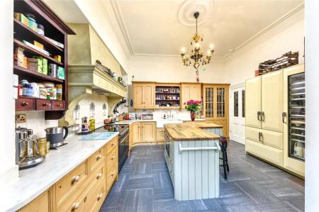 Kitchen (2)