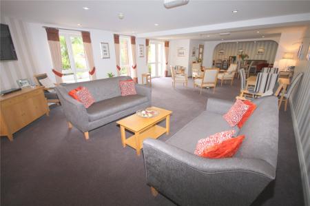 Communal Lounge (2)