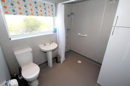 Shower Room/Wc