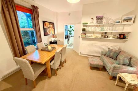 Bedroom/Dining Room