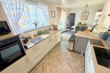 Kitchen (2)