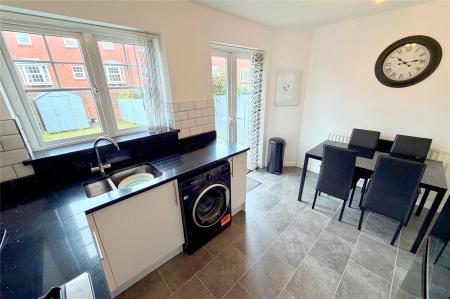 Kitchen (2)