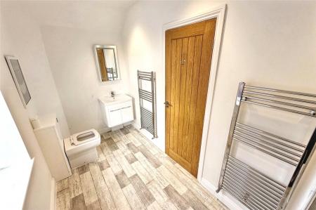 Bedroom 2 En-Suite