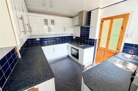 Kitchen (2)