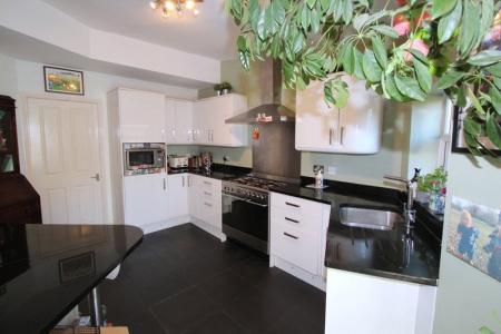 Kitchen Pic 2