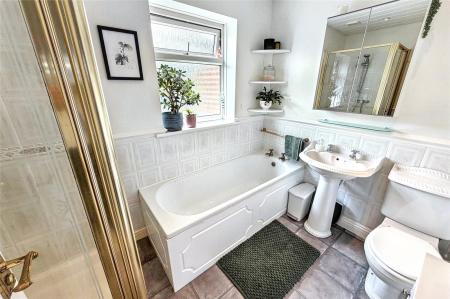 Bathroom/Wc