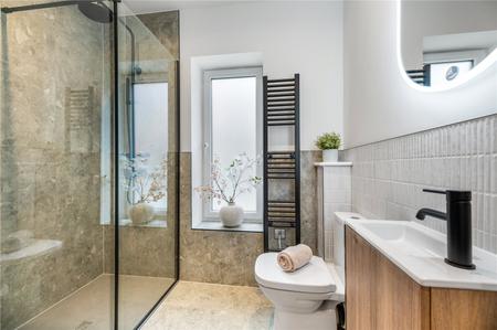 GF Shower Room