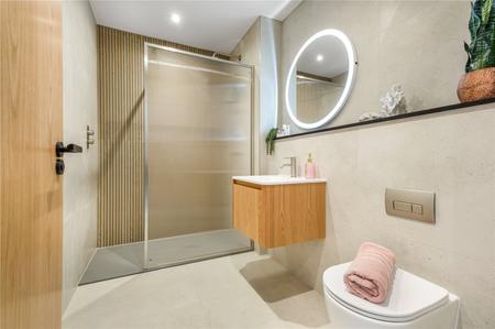 FF Shower Room
