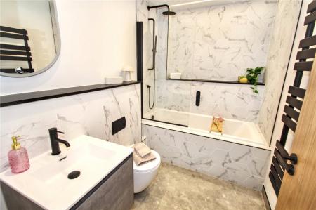 Top Floor Bath/Wc