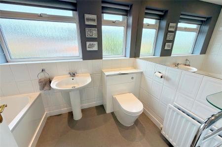 Bathroom/Wc 1