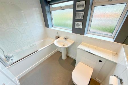 Bathroom/Wc 2