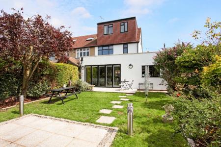 63 Vansittart Road fpz194530 (34).jpg