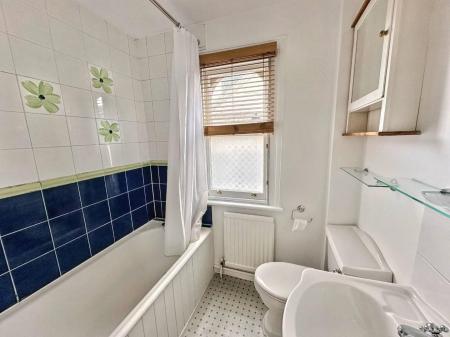 WhatsApp Image 20260114 at 133917 bathroom.jpg