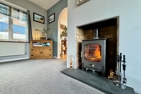 Living Room Fireplacwe